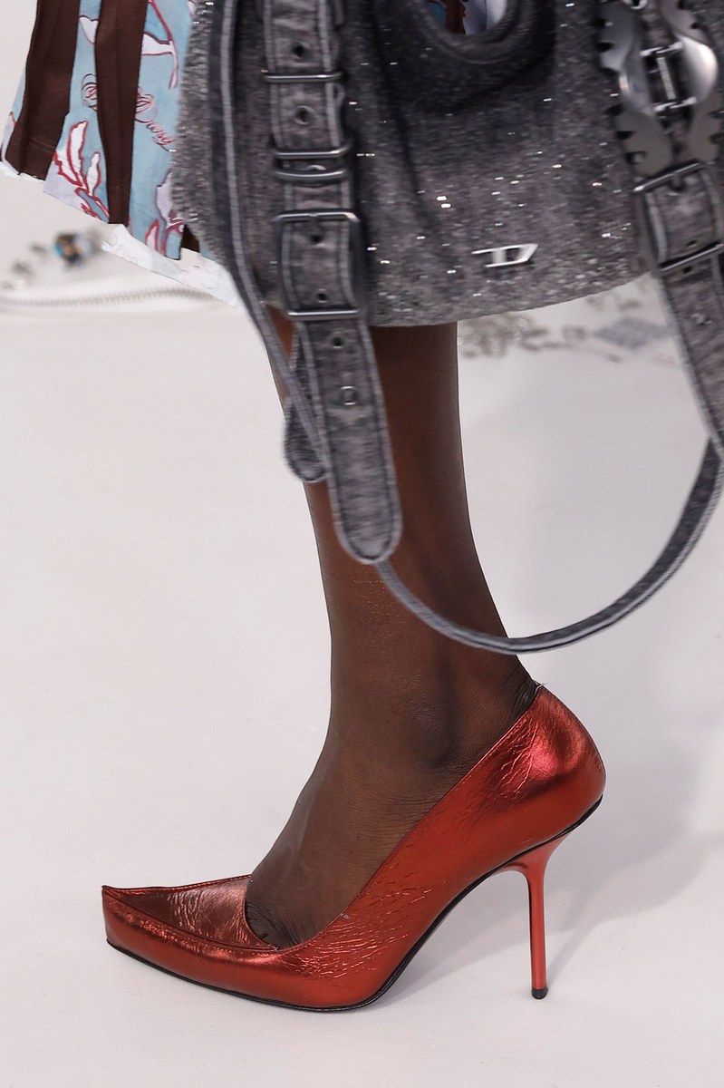 Shoe 26