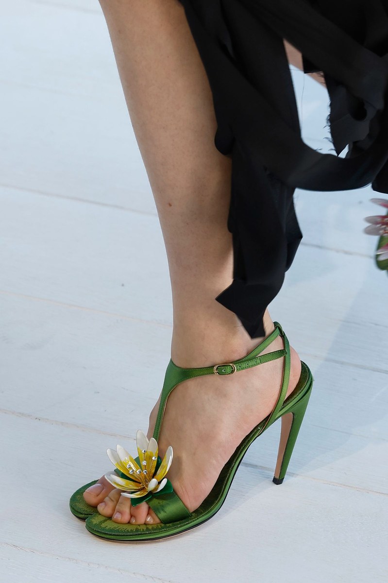 Shoe 11