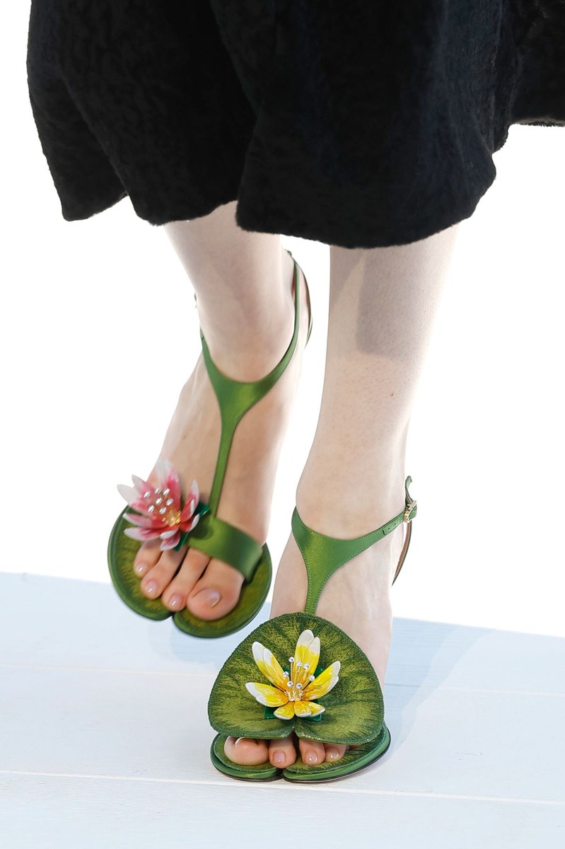 Shoe 19