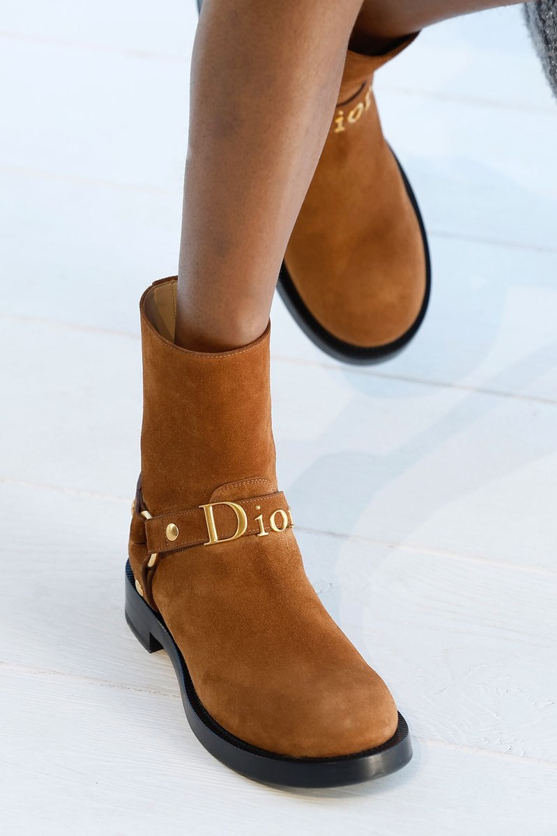 Shoe 29