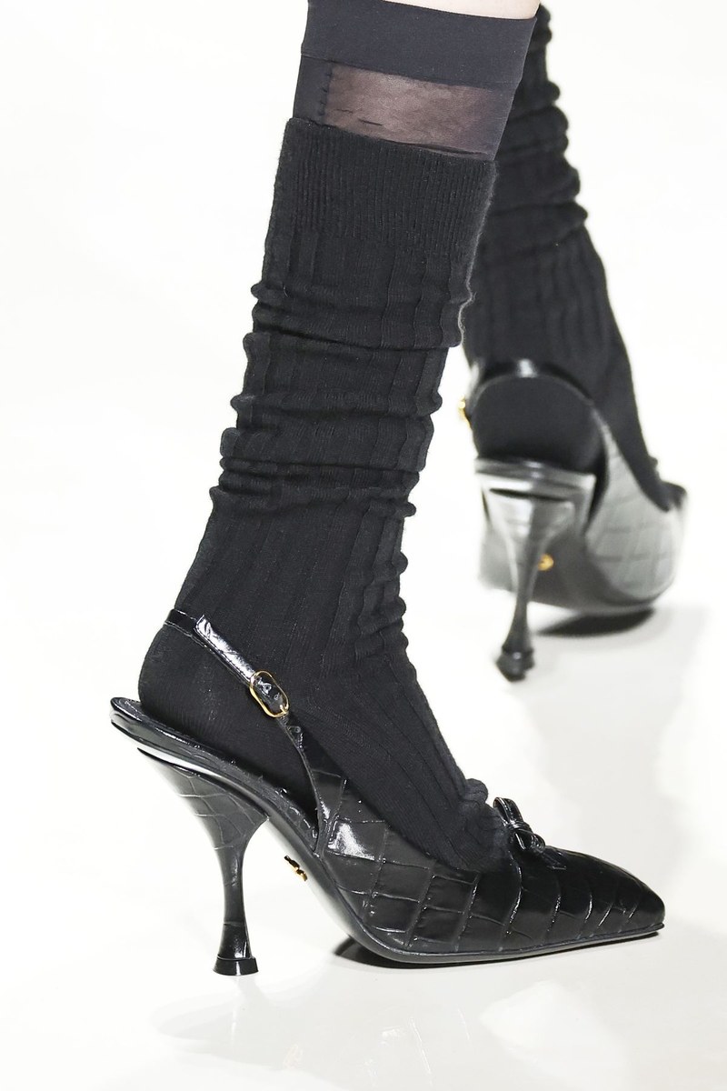 Shoe 10