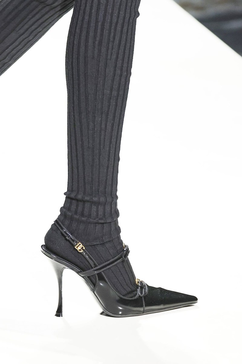 Shoe 11