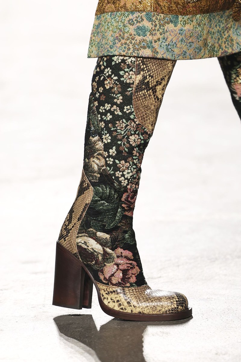 Shoe 10