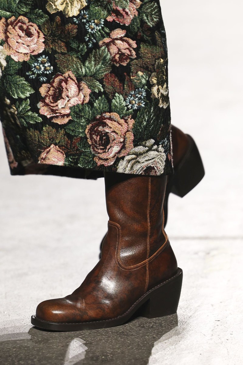 Shoe 13