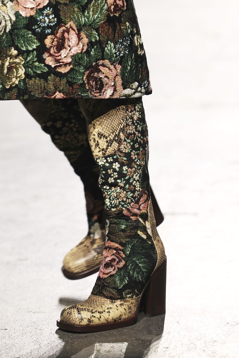 Shoe 14