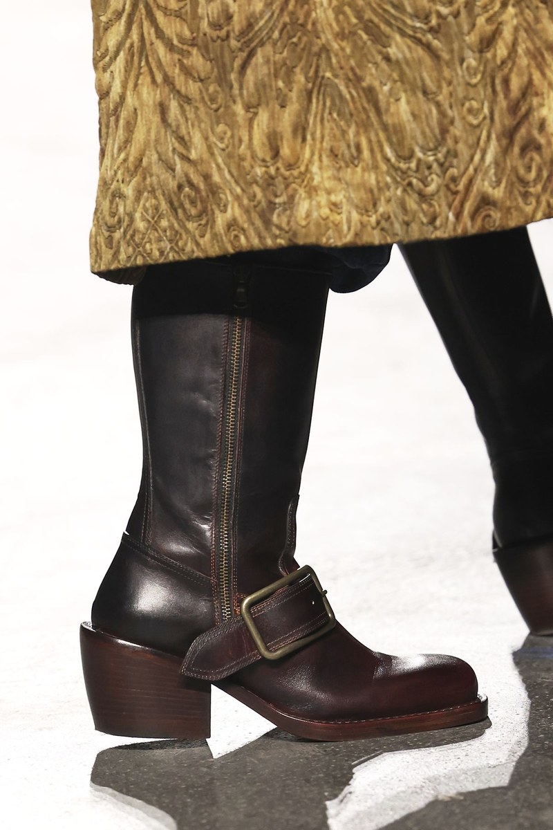 Shoe 17