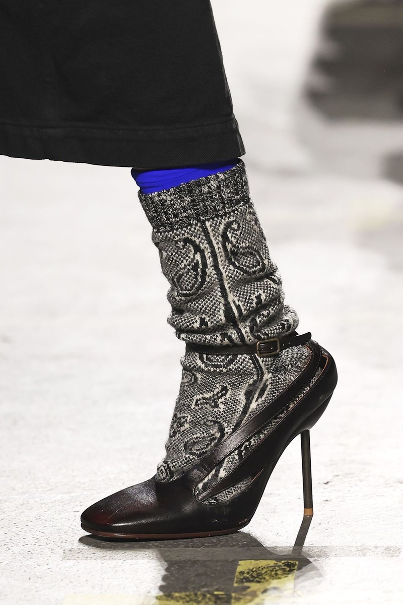 Shoe 18