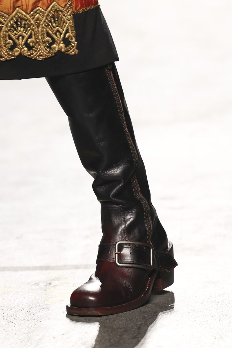 Shoe 19