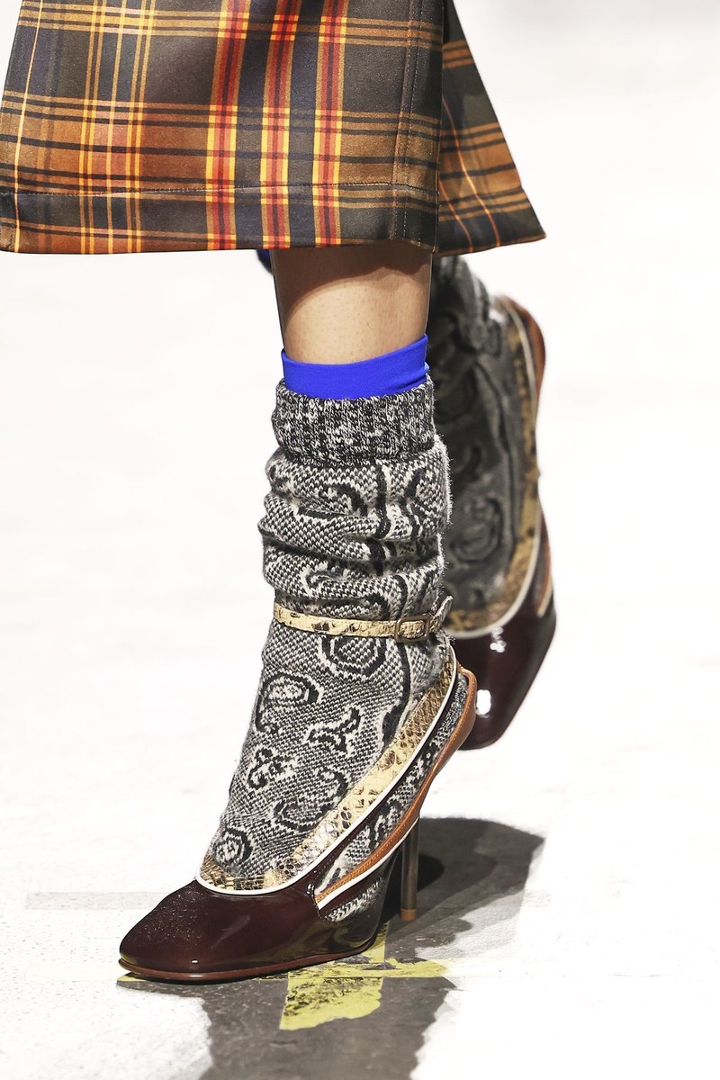 Shoe 21