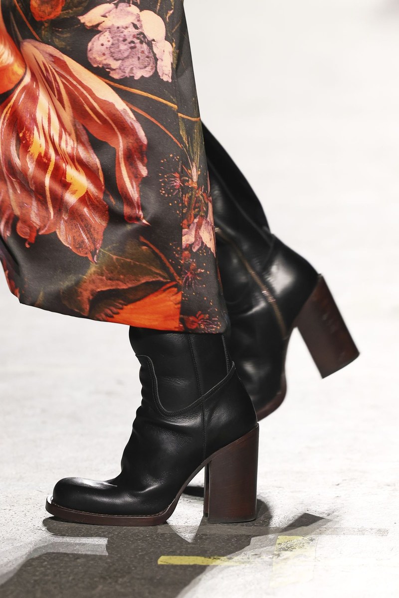 Shoe 22