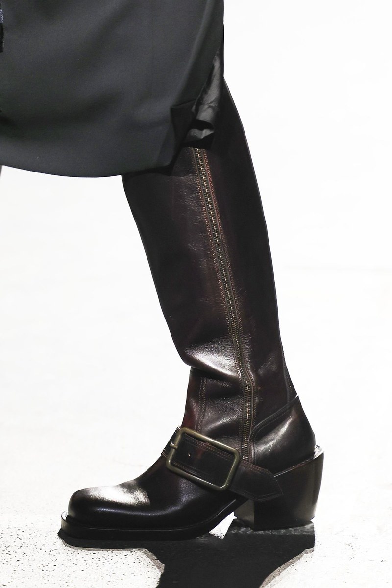 Shoe 25