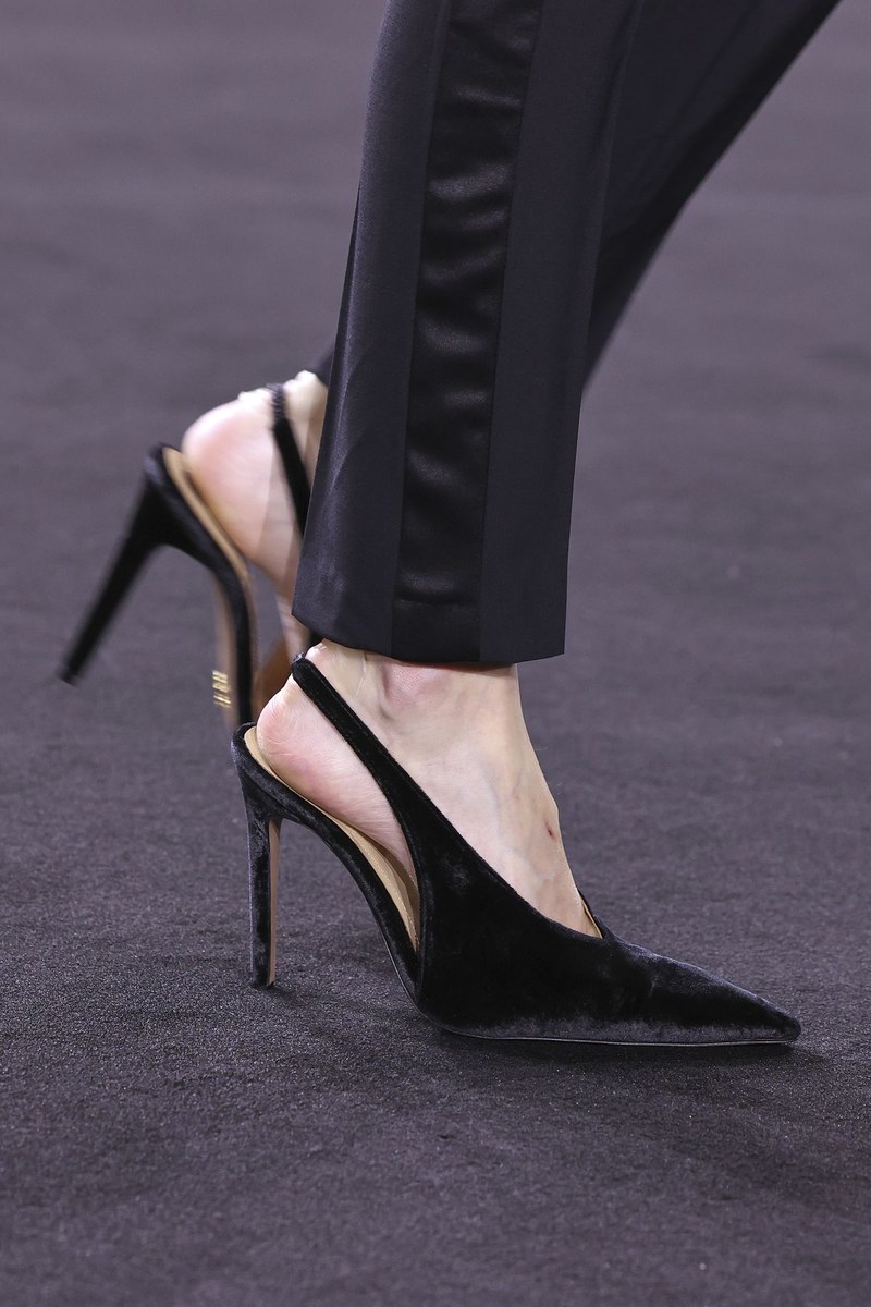 Shoe 21