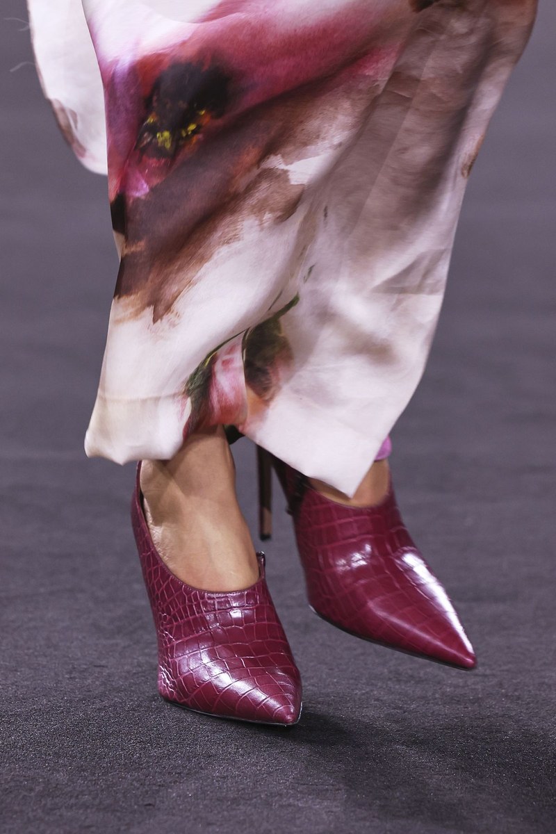 Shoe 22
