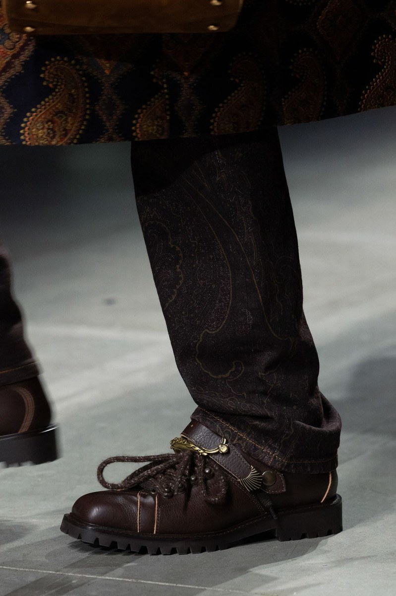 Shoe 8