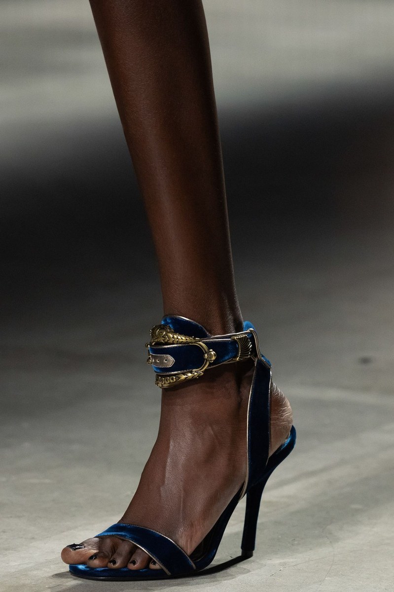Shoe 14