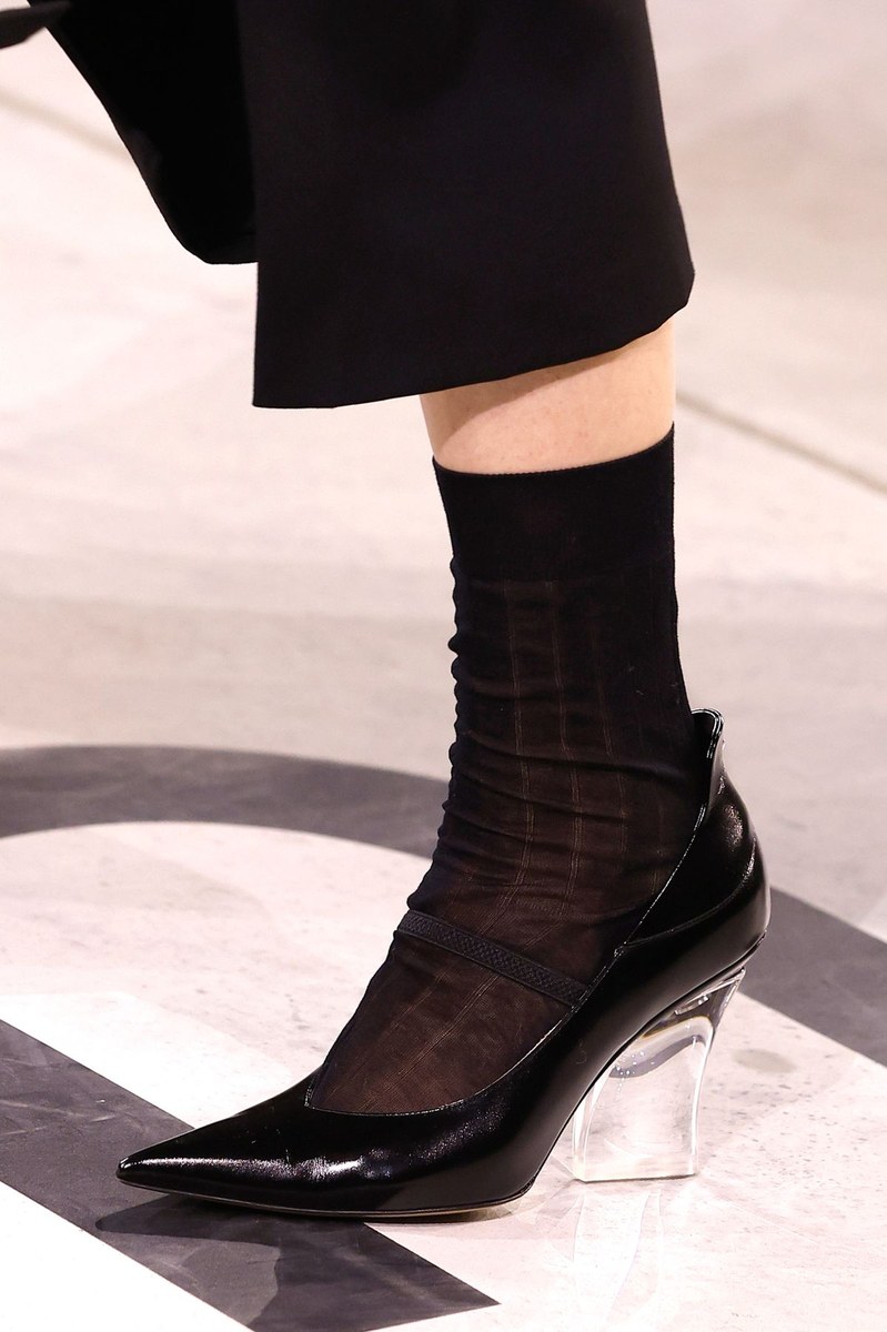 Shoe 10