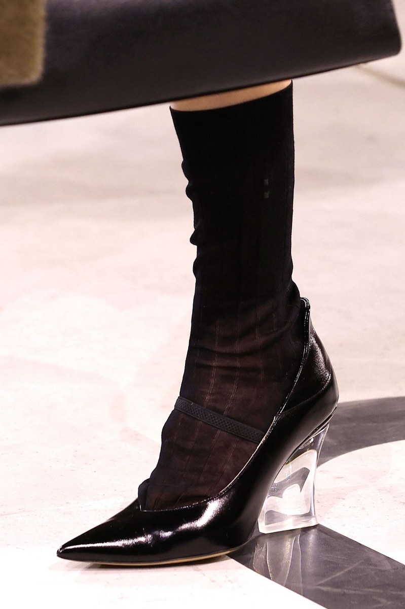 Shoe 12