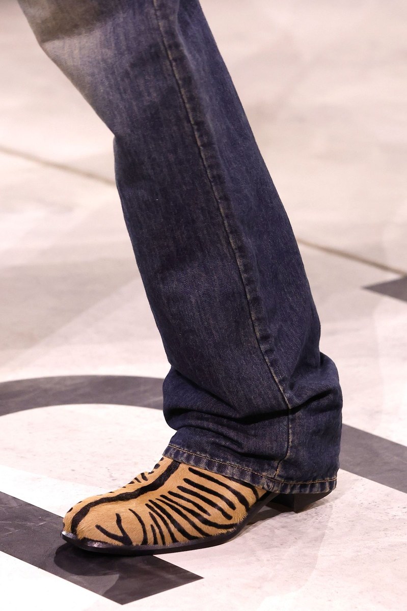 Shoe 18