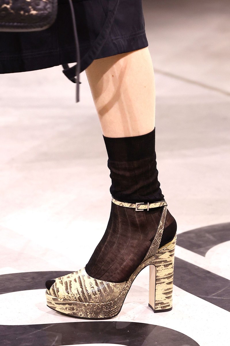 Shoe 24
