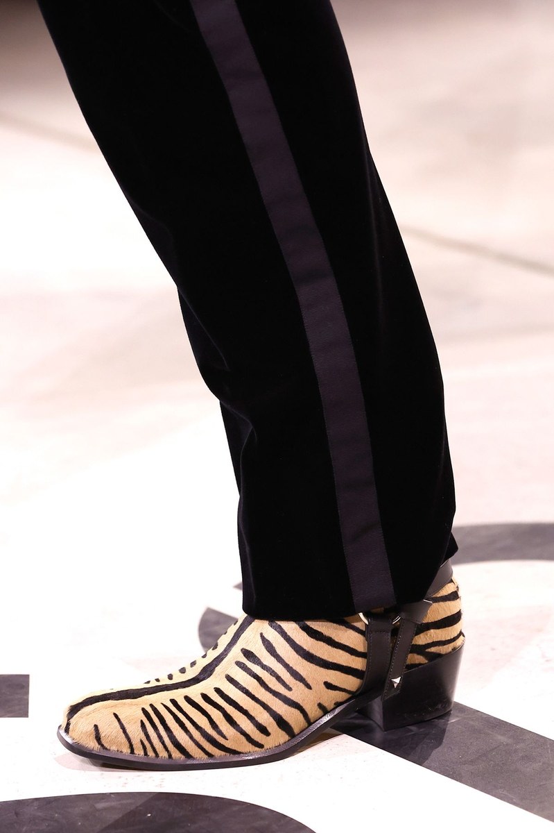 Shoe 25