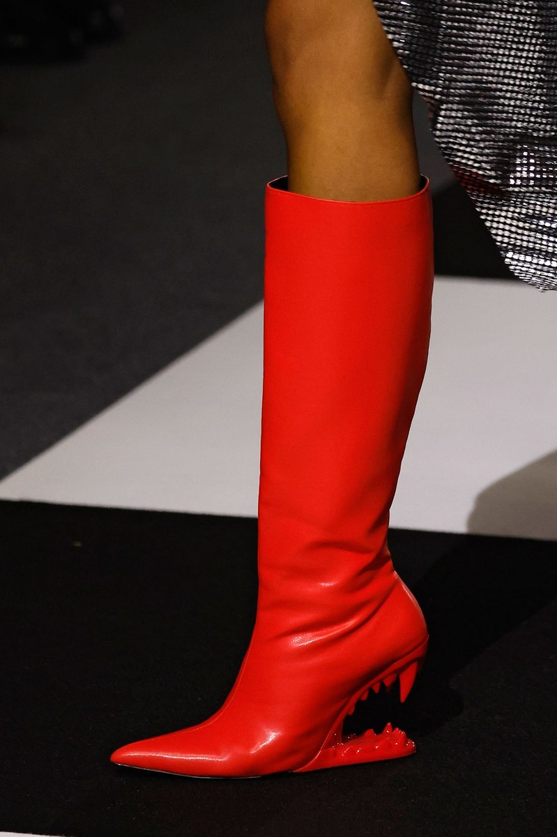 Shoe 10