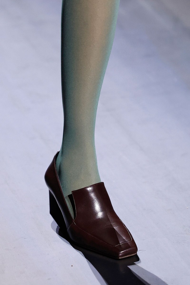 Shoe 14