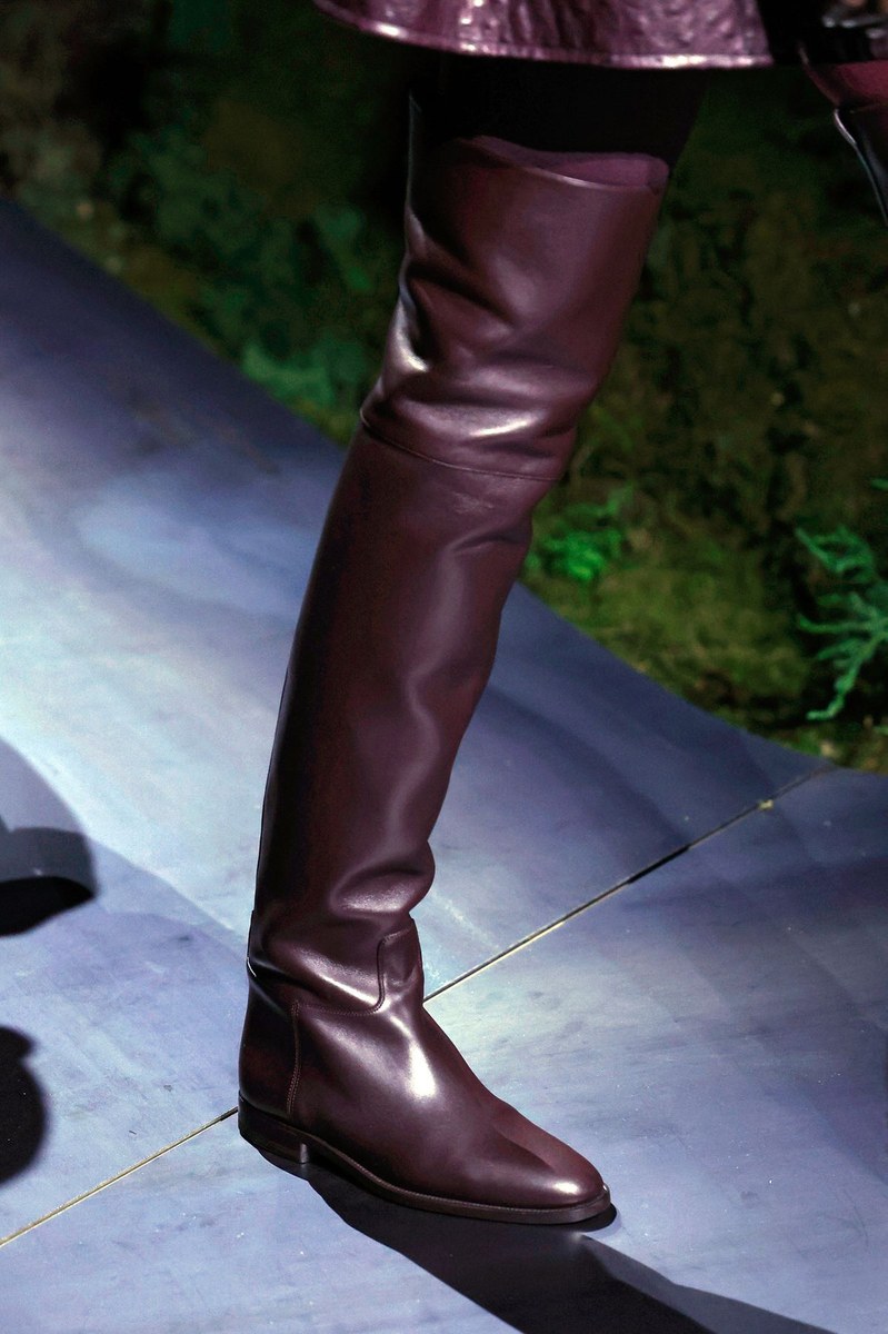 Shoe 18