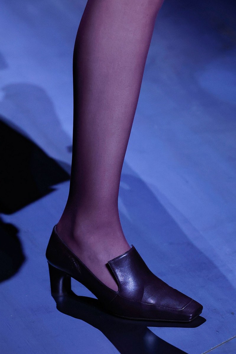 Shoe 19