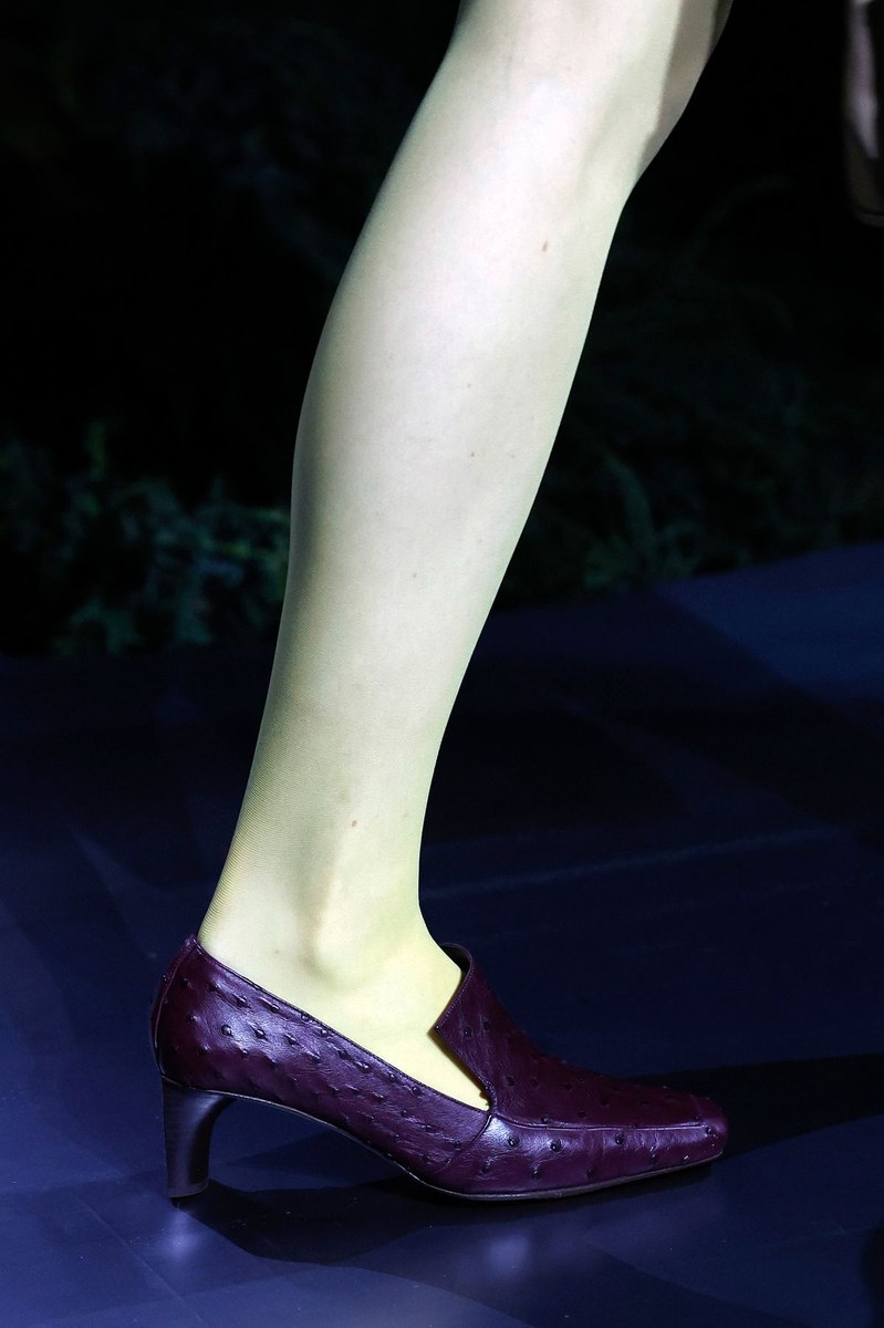 Shoe 23