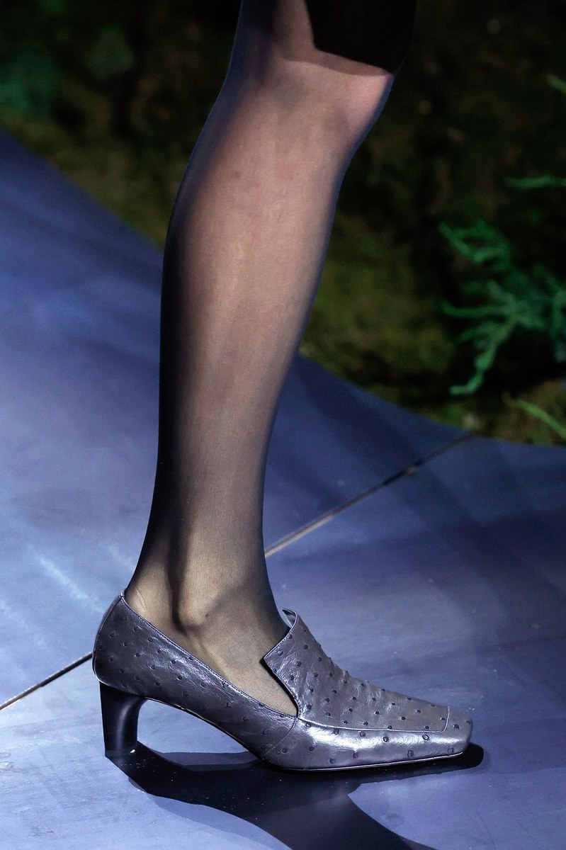 Shoe 24