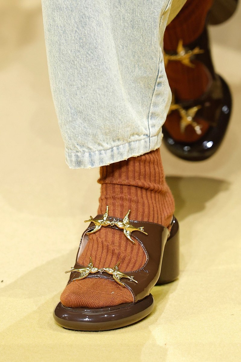 Shoe 12