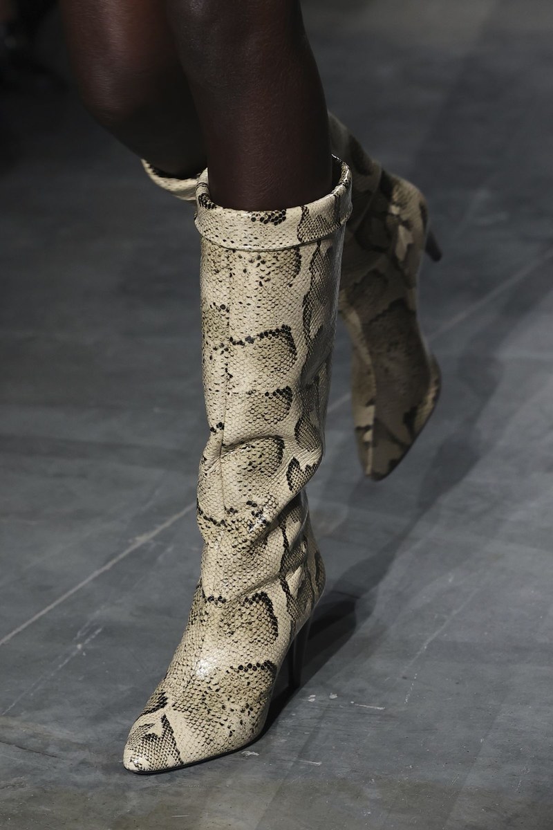 Shoe 10