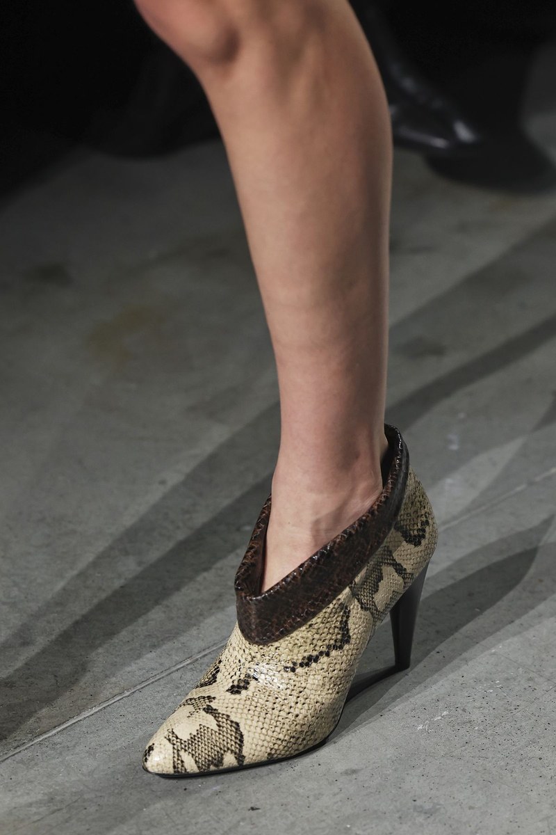 Shoe 11