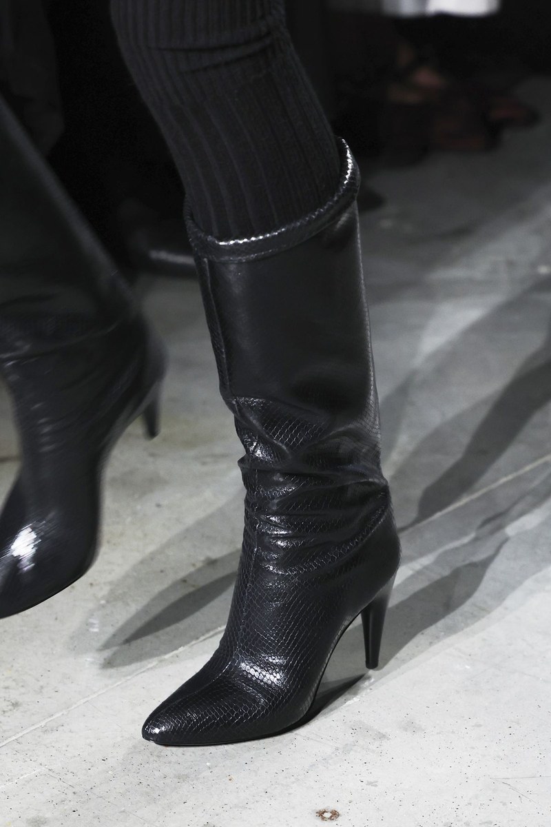 Shoe 13