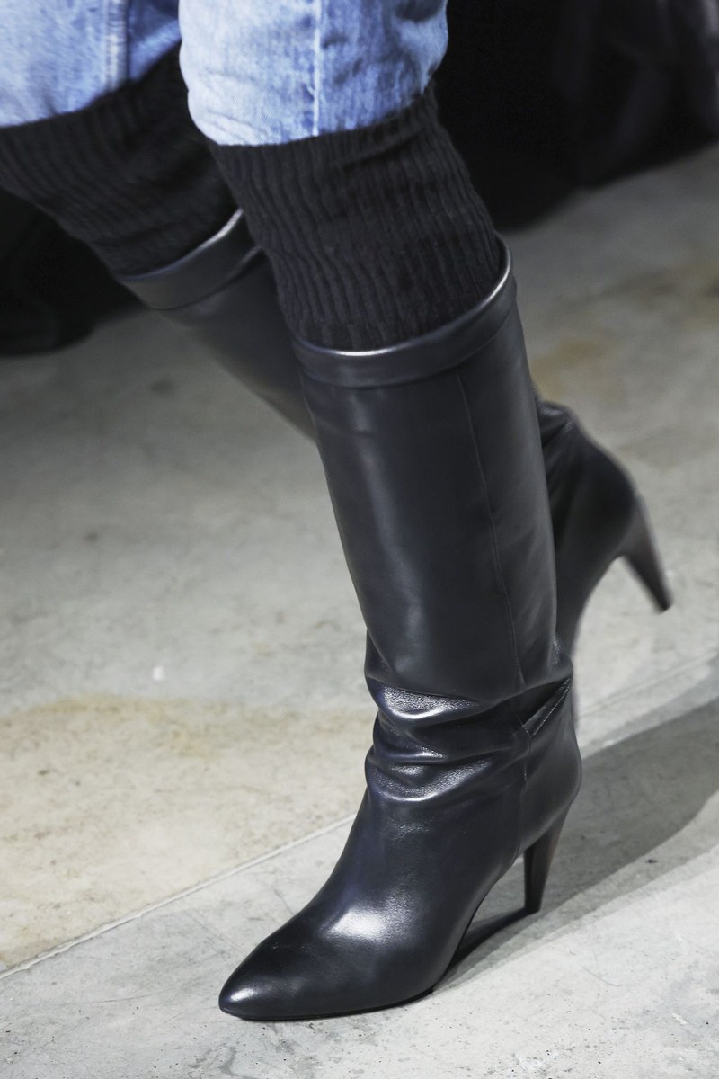 Shoe 16