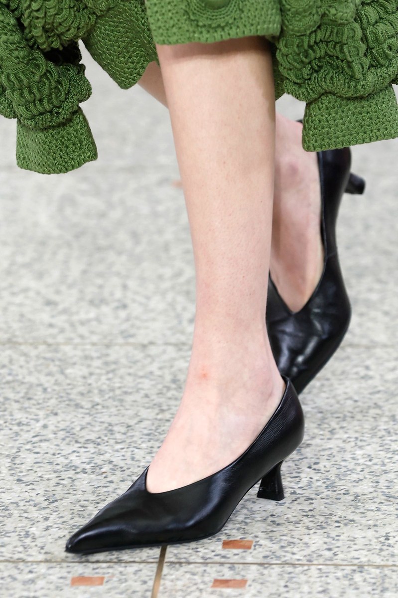 Shoe 14