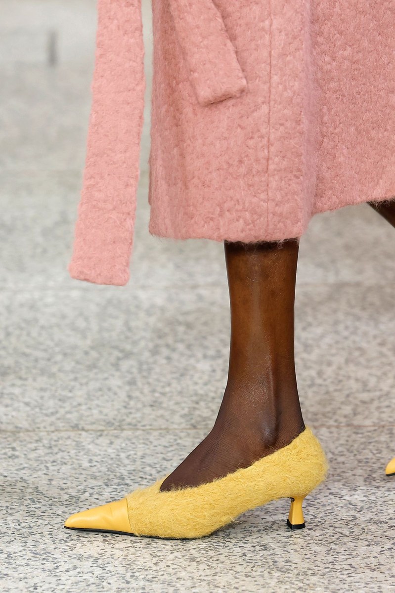 Shoe 21