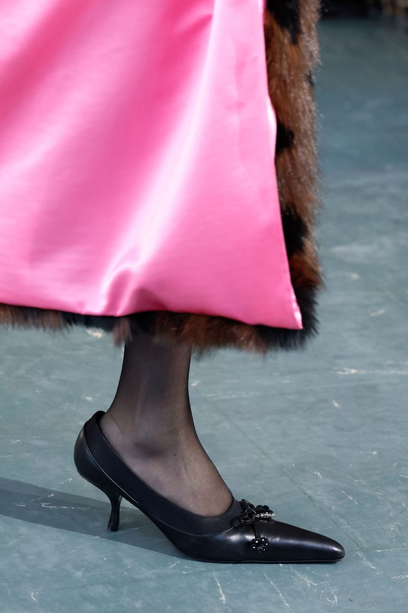 Shoe 13