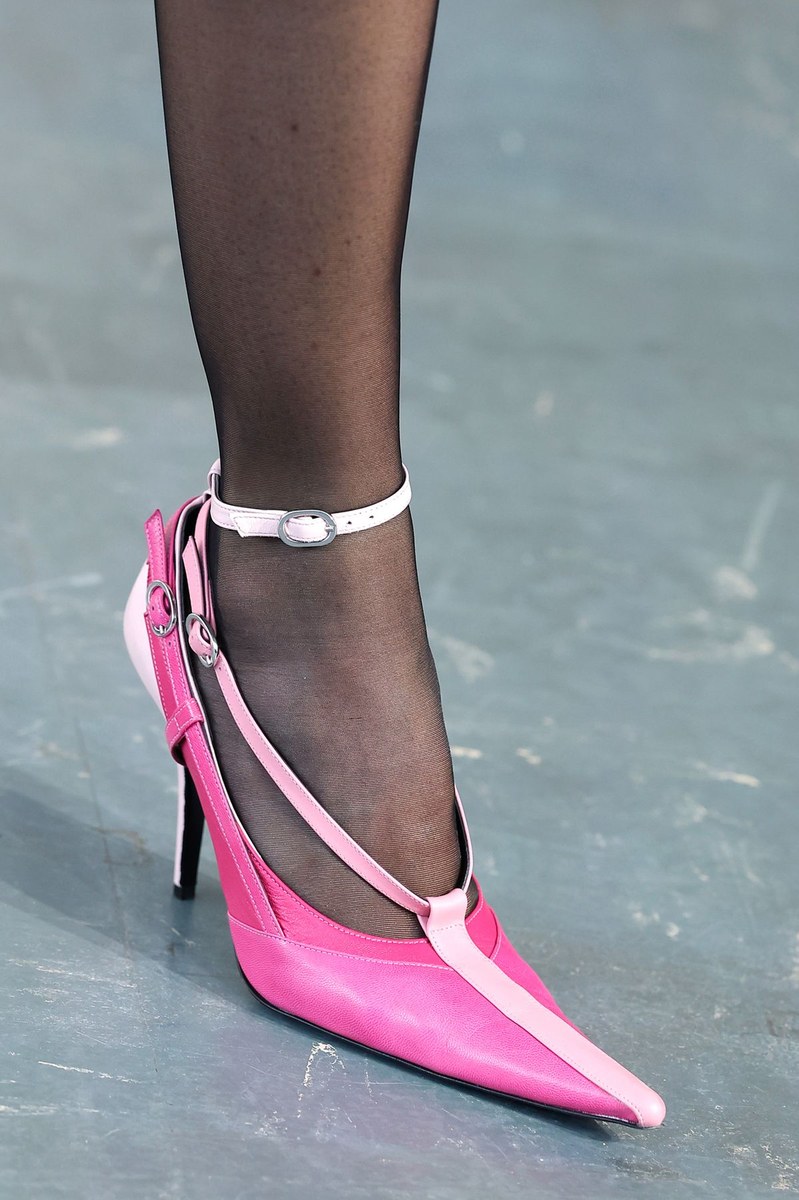 Shoe 14