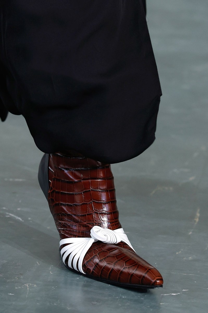 Shoe 15