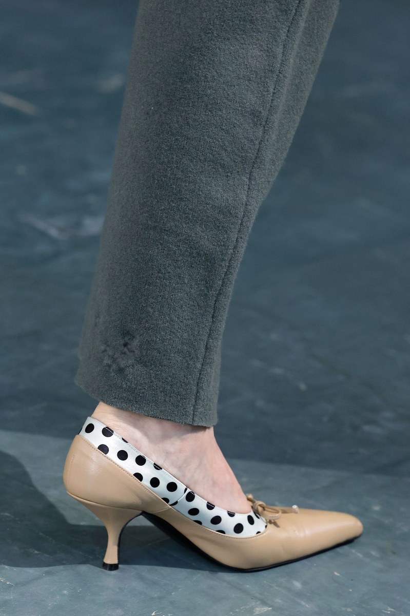 Shoe 21