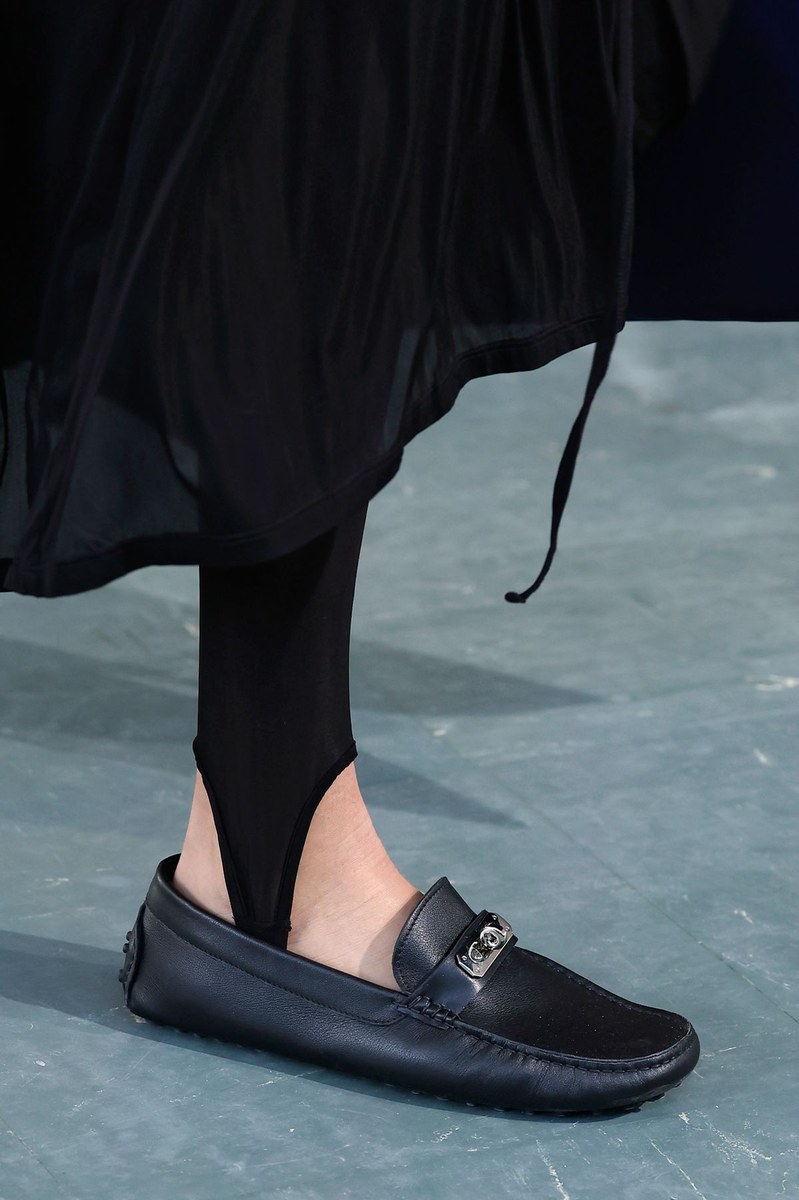 Shoe 23