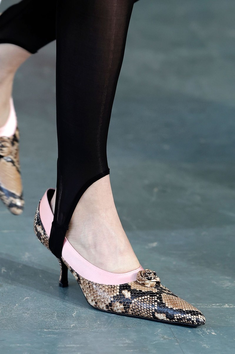 Shoe 30