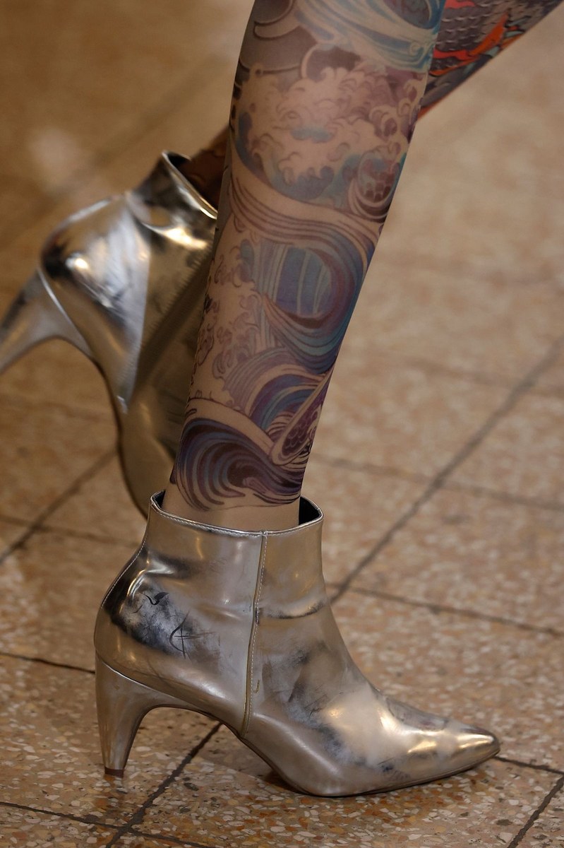 Shoe 12