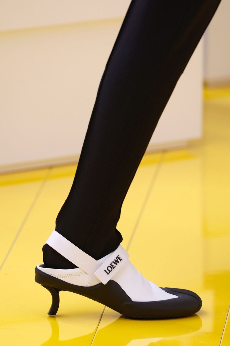 Shoe 17
