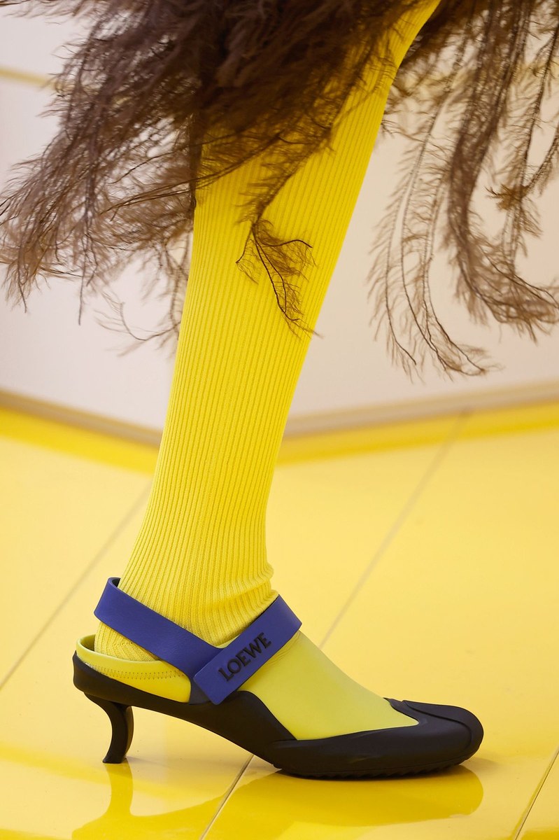 Shoe 18