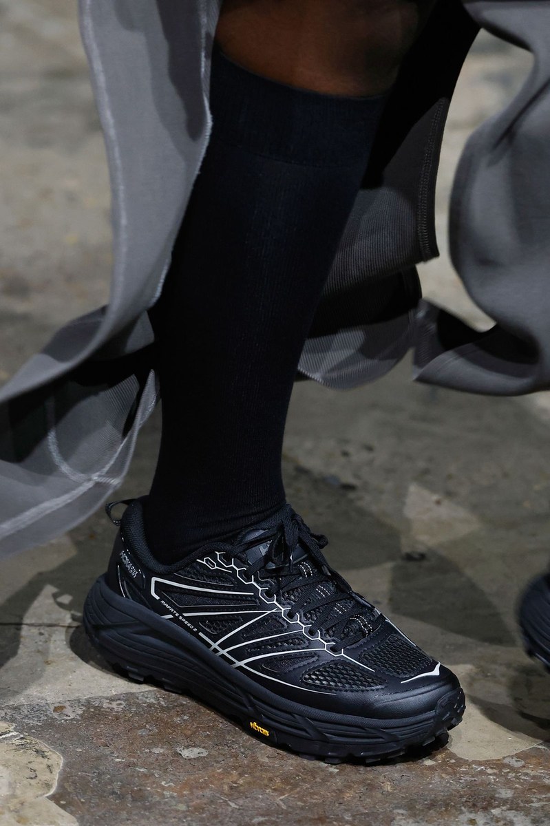 Shoe 12
