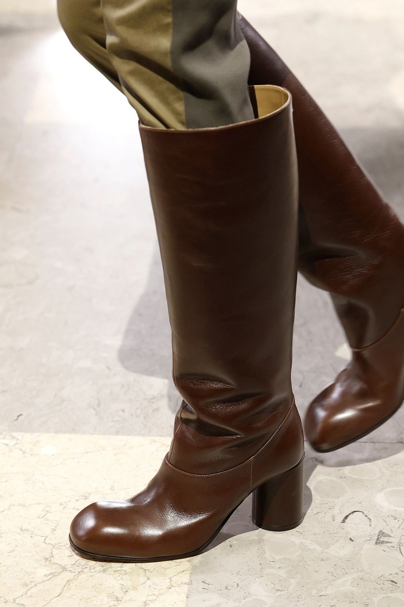 Shoe 15