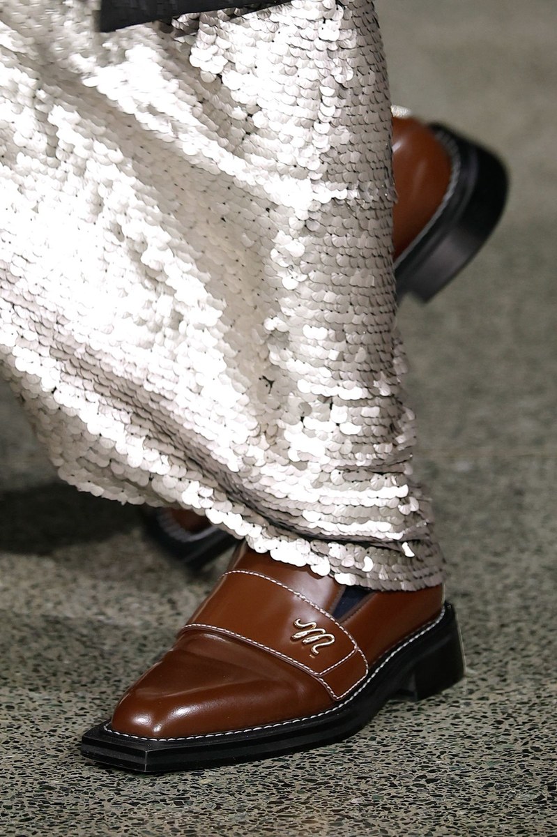 Shoe 11