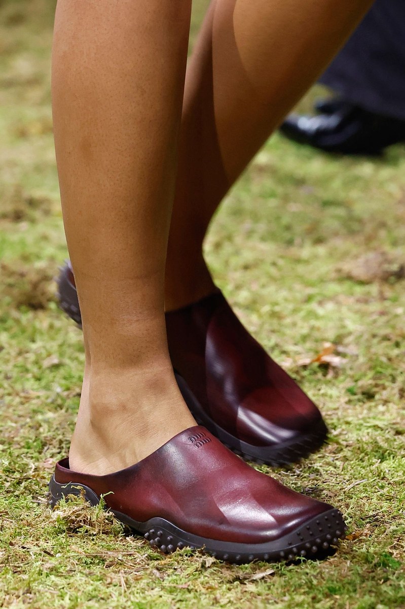 Shoe 10